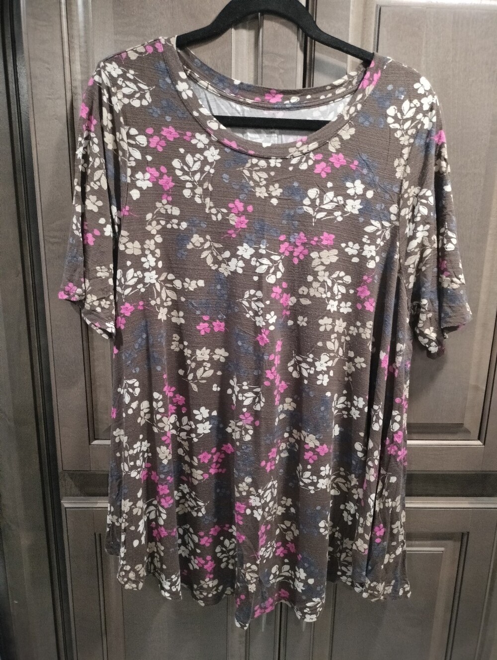Lane Bryant Brown Floral Short Sleeve Tunic with Pink and White Accents